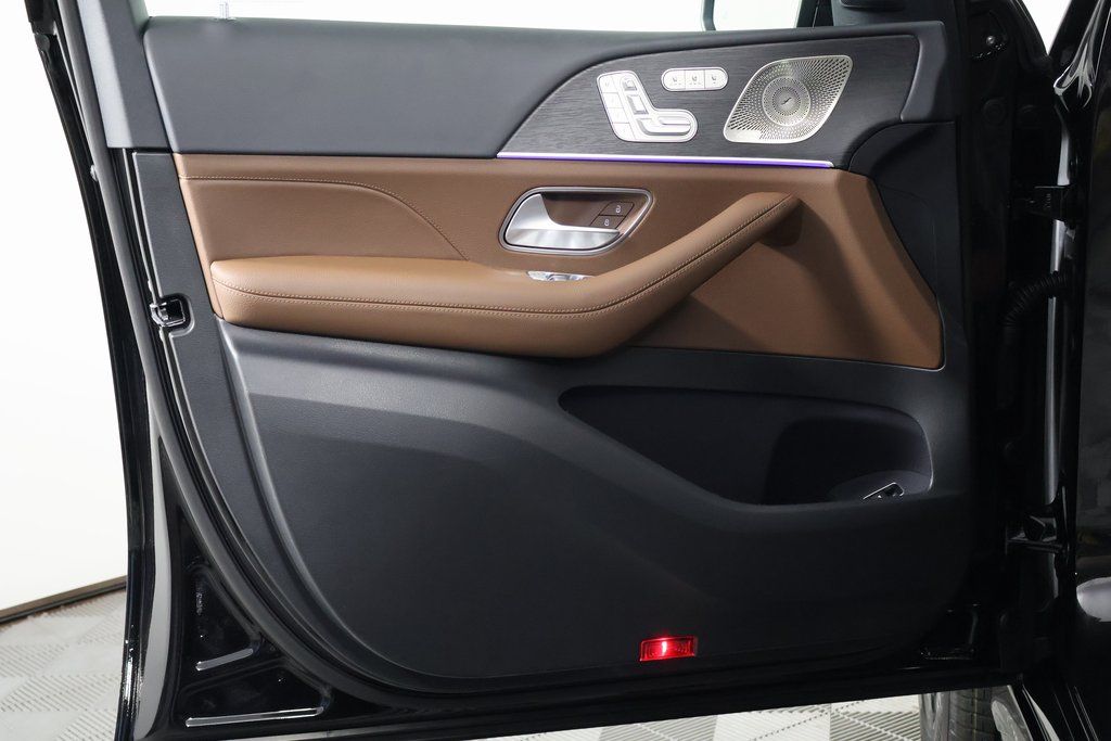 Thumbnail: 2026 Mercedes-Benz GLE - 7