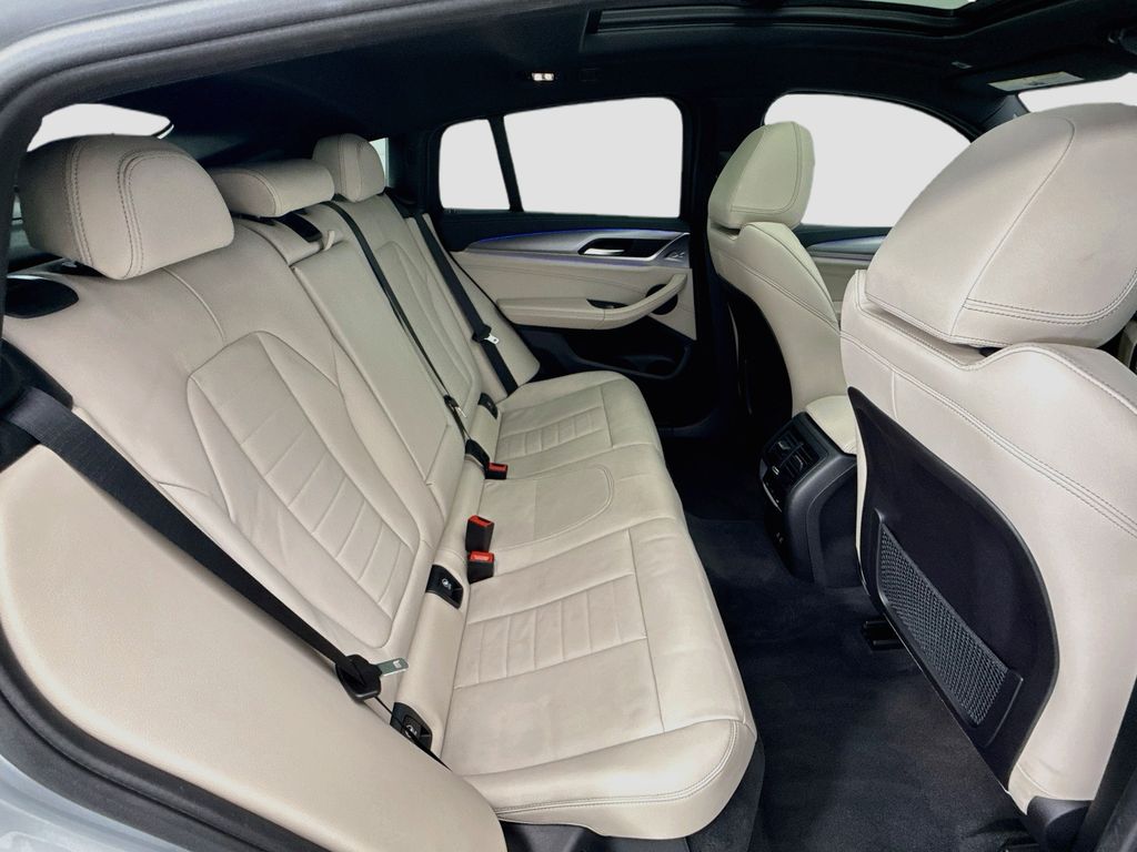 Thumbnail: 2021 BMW X4 - 21