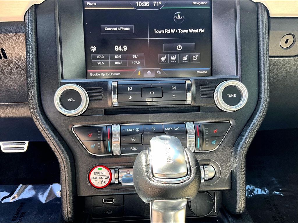 2015 Ford Mustang — photo 26