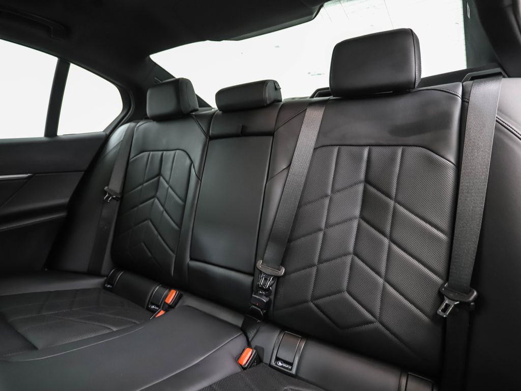 Thumbnail: 2026 BMW i5 - 23