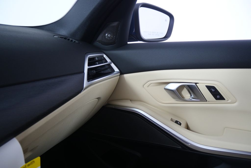Thumbnail: 2026 BMW 3 Series - 26