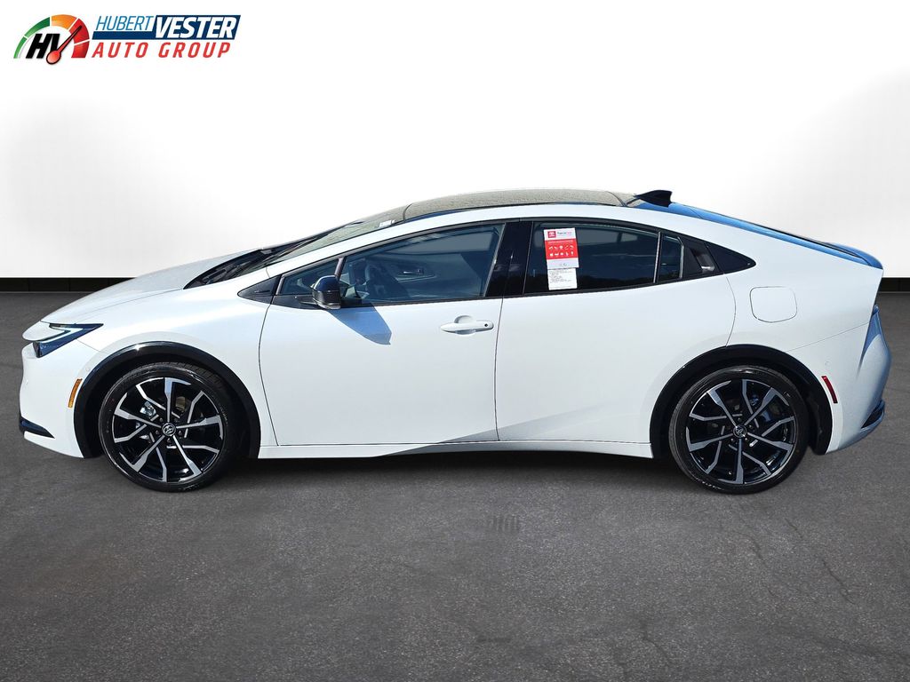 2026 Toyota Prius XSE Premium's photo