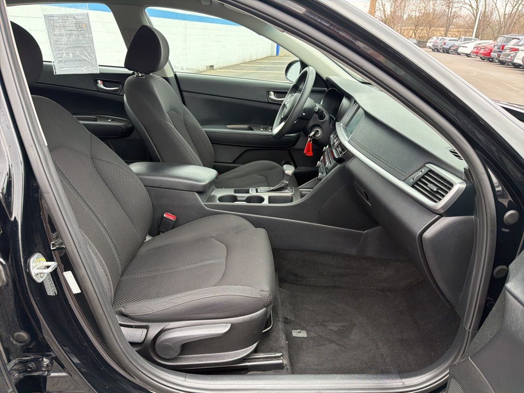 Thumbnail: 2020 Kia Optima - 23