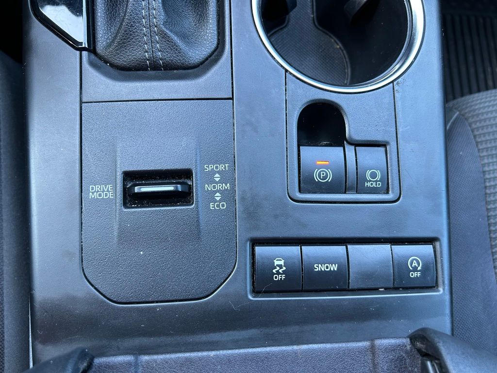 Thumbnail: 2022 Toyota Highlander - 28