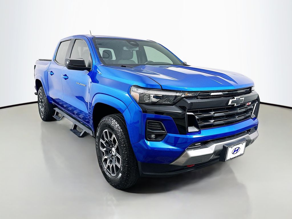 Thumbnail: 2023 Chevrolet Colorado - 3