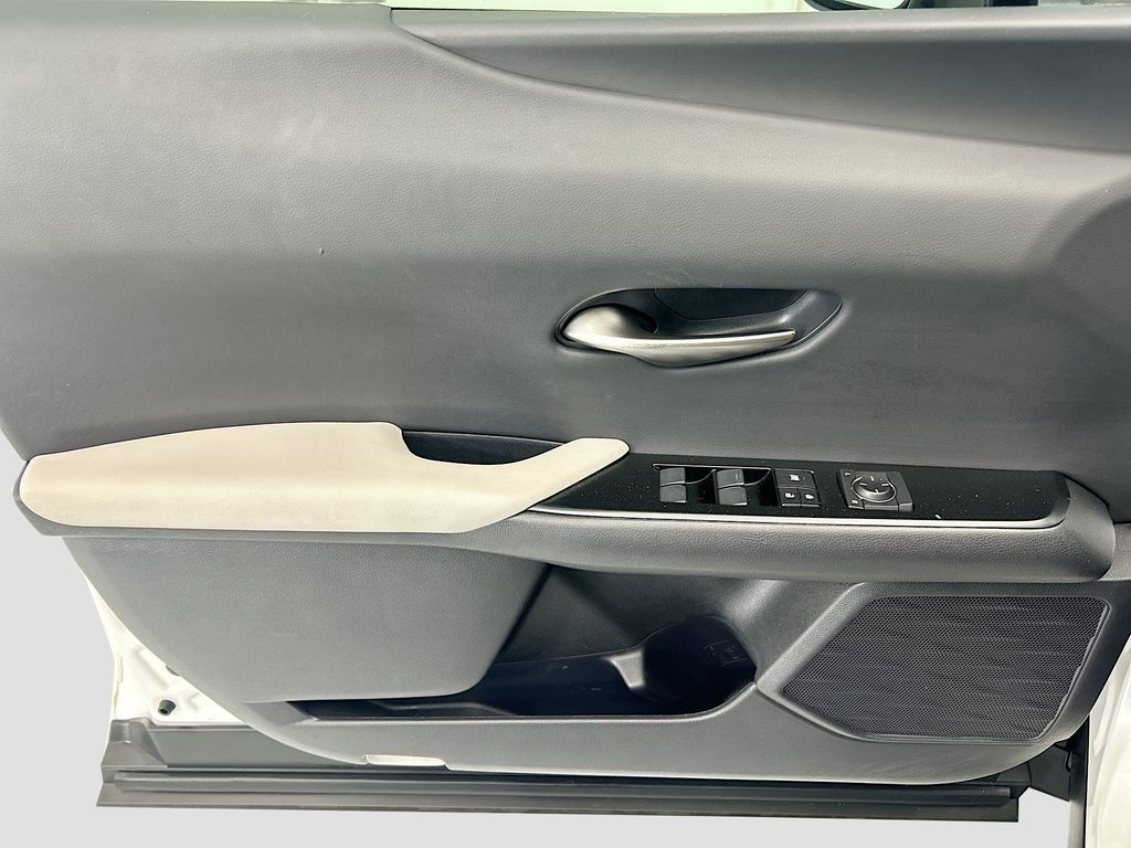 Thumbnail: 2024 Lexus UX - 23