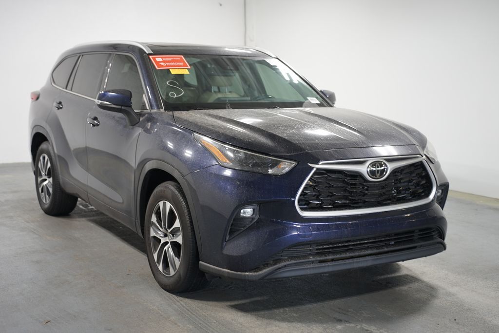 2022 Toyota Highlander XLE 3