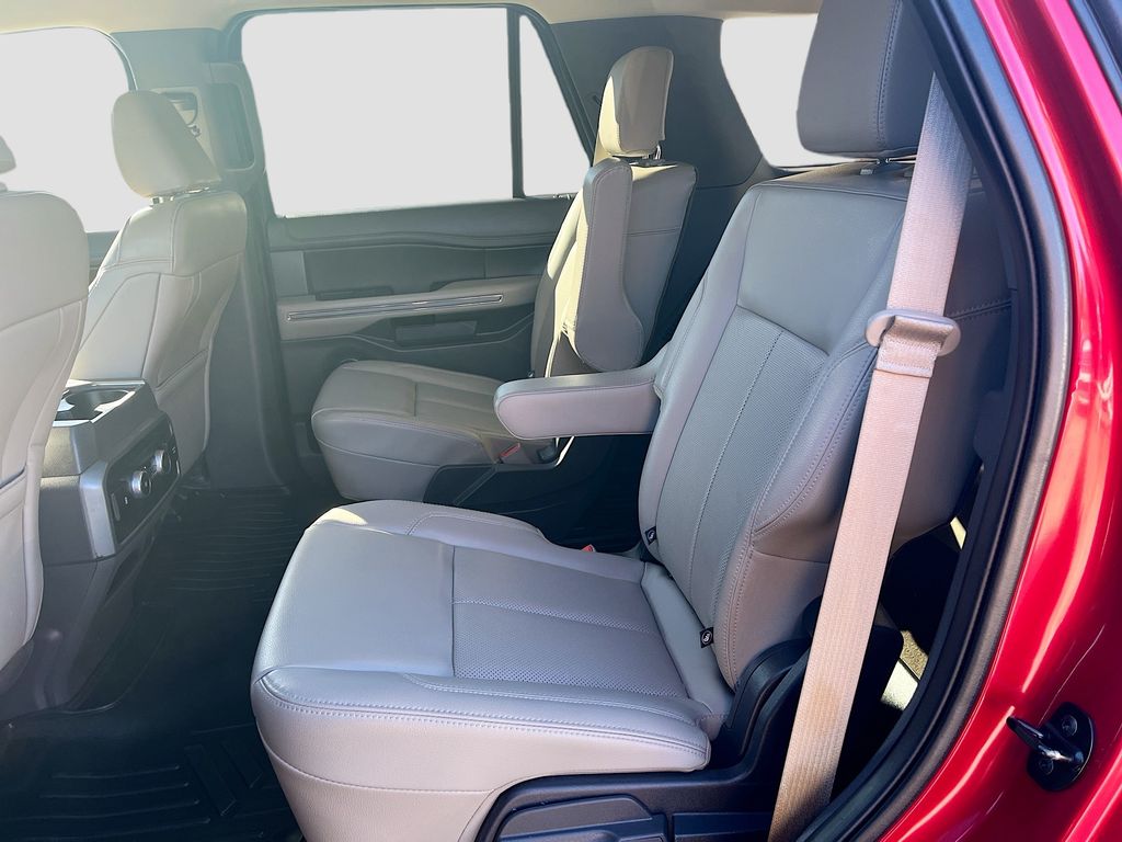 2021 Ford Expedition XLT Red at Autostrade
