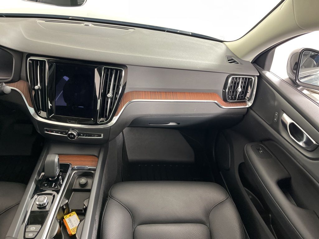 Thumbnail: 2024 Volvo S60 - 19