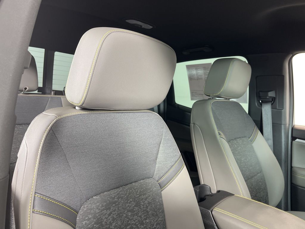 Thumbnail: 2024 Chevrolet Colorado - 7