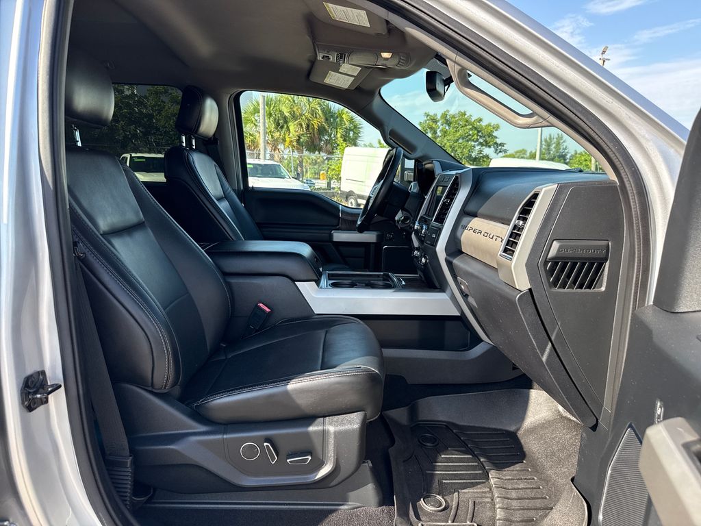 Used 2019 Silver Ford Lariat image 28