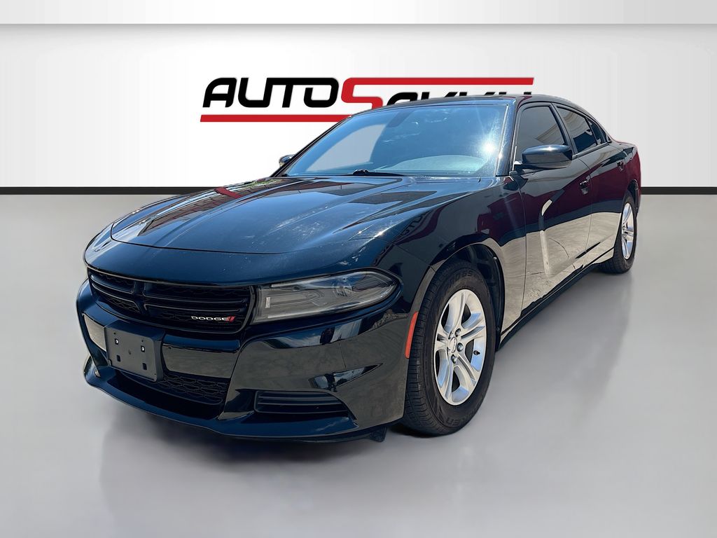 Used 2022 Black Dodge SXT image 3