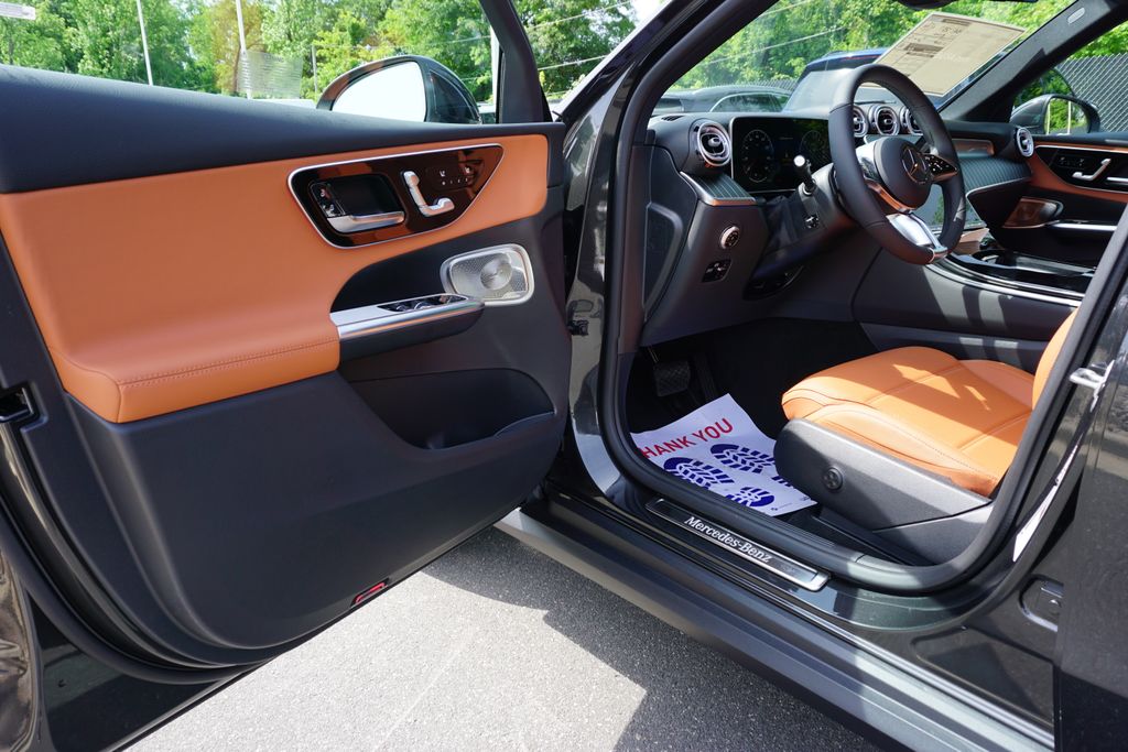 2025 Mercedes-Benz GLC 350 19