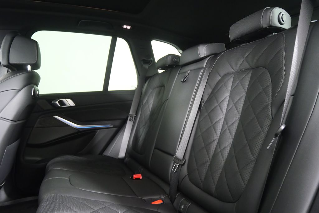 Thumbnail: 2026 BMW X5 - 12