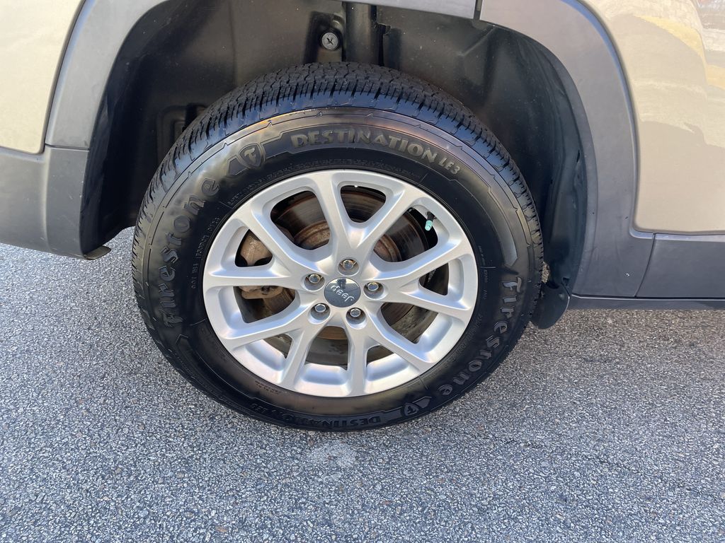 Used 2017 Jeep Cherokee SUV
