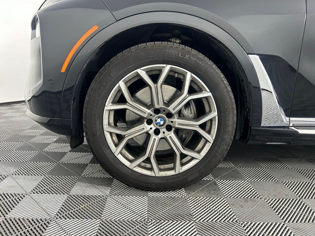 Thumbnail: 2024 BMW X7 - 9