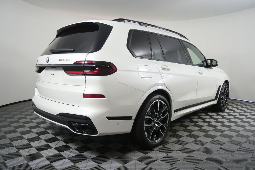 Thumbnail: 2027 BMW X7 - 3