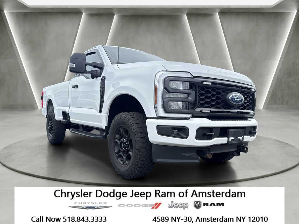 Oxford White 2024 Ford F-350 Super Duty Pickup Truck Four-Wheel Drive Automatic