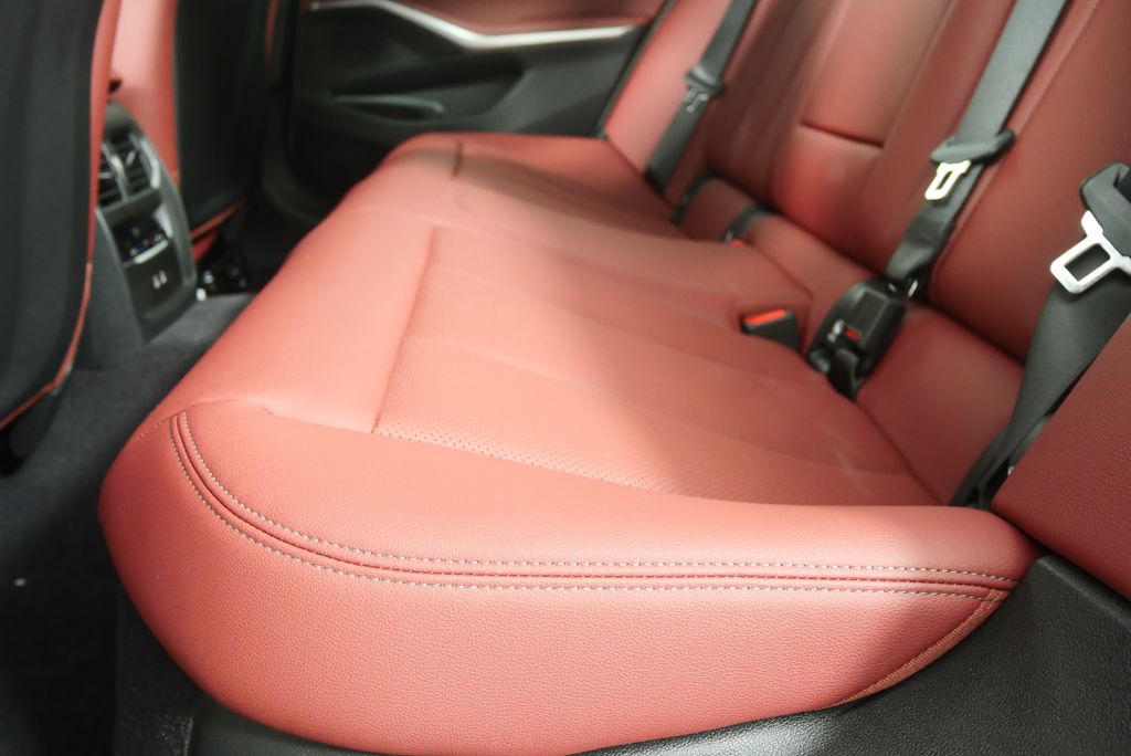 Thumbnail: 2026 BMW 3 Series - 14