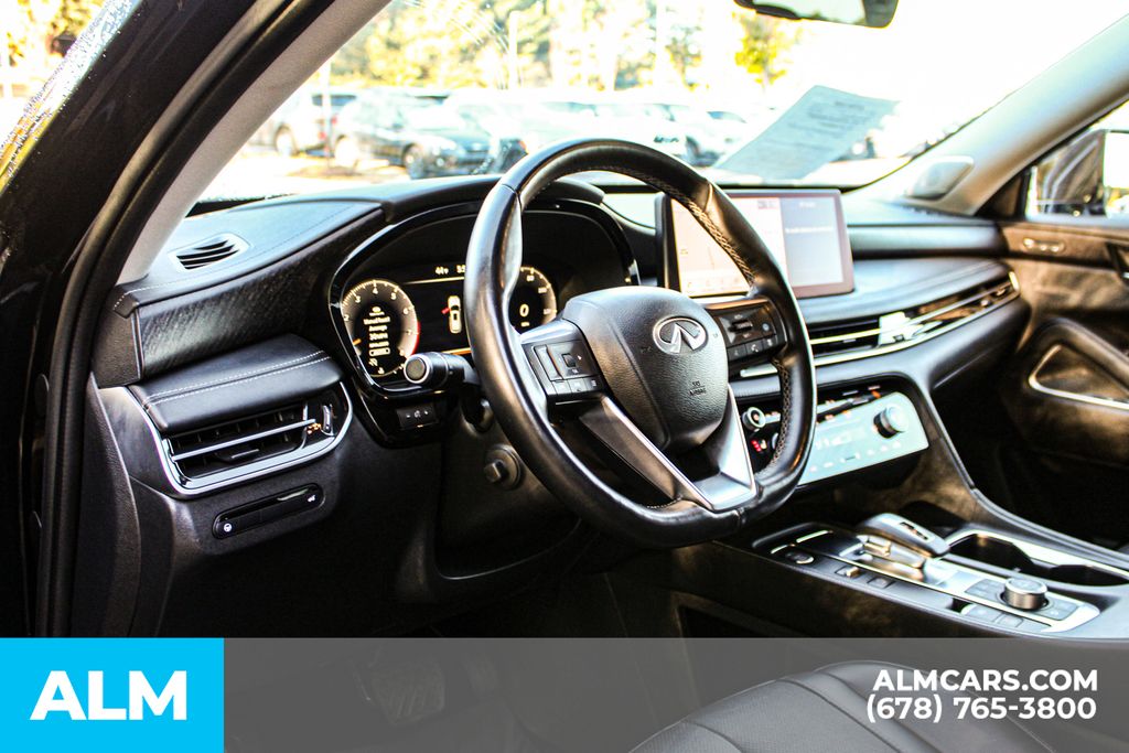 Used 2023 Black INFINITI Sensory image 25