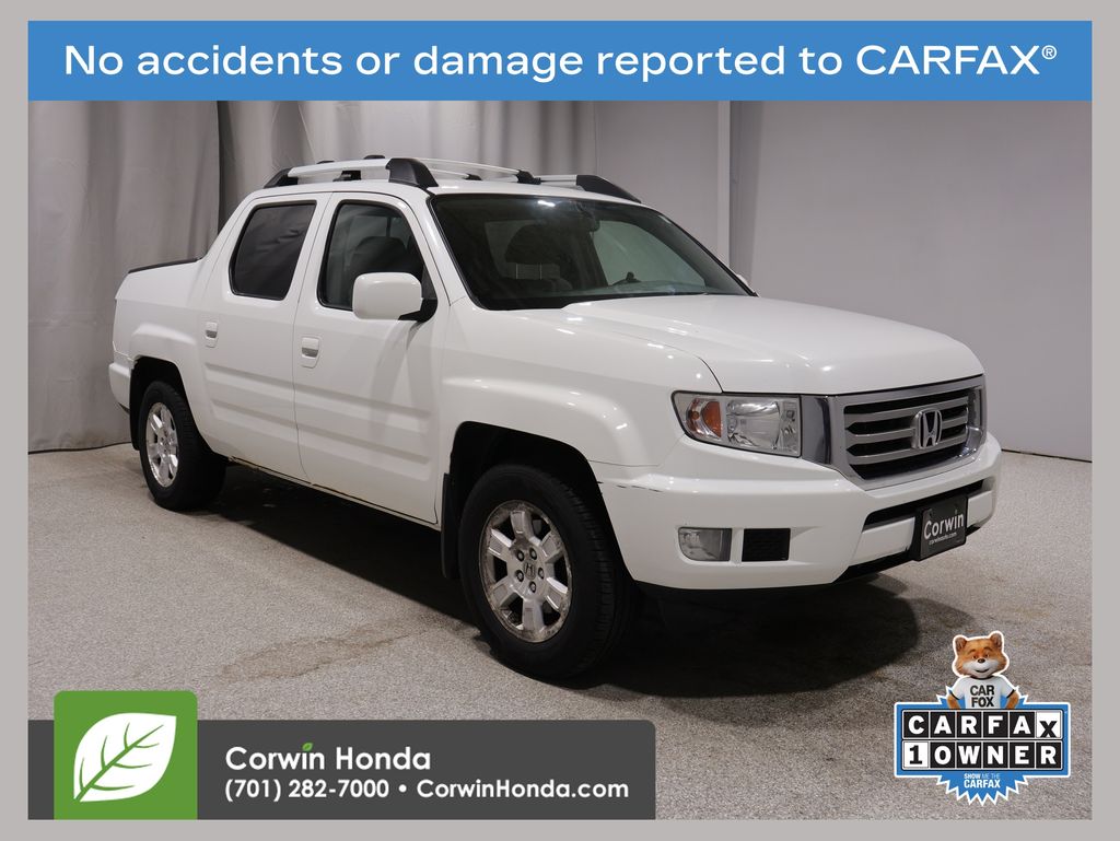 White 2013 Honda Ridgeline RTS Pickup Truck Four-Wheel Drive 5-Speed Automatic