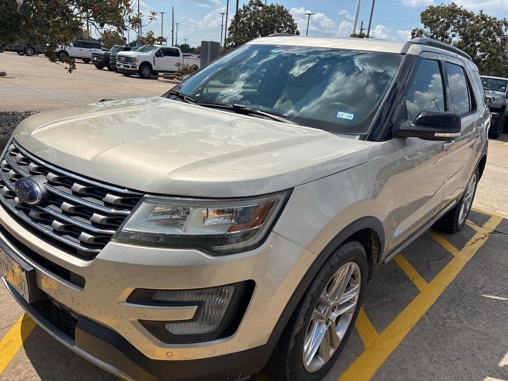 2017 Ford Explorer XLT Gold at Autostrade