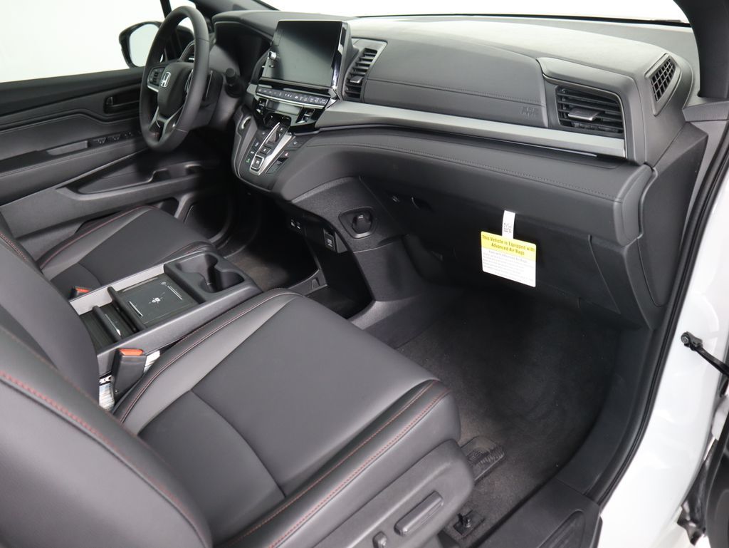Thumbnail: 2026 Honda Odyssey - 17