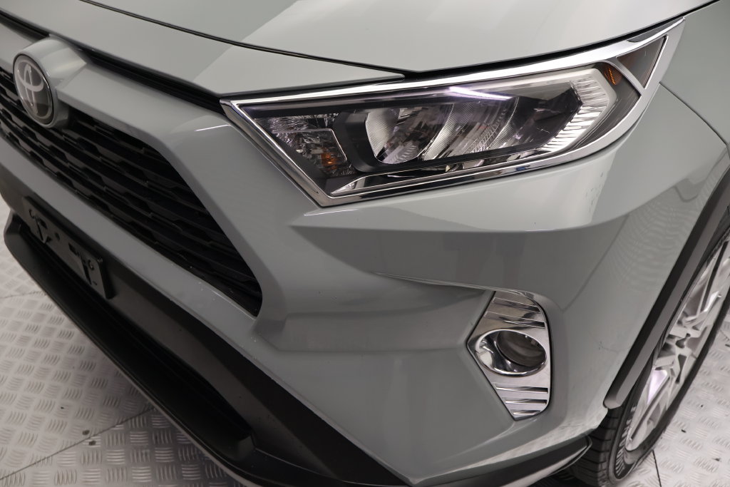 Thumbnail: 2020 Toyota RAV4 - 3
