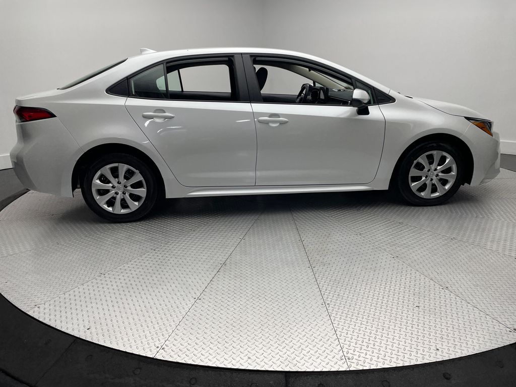 Thumbnail: 2025 Toyota Corolla - 4