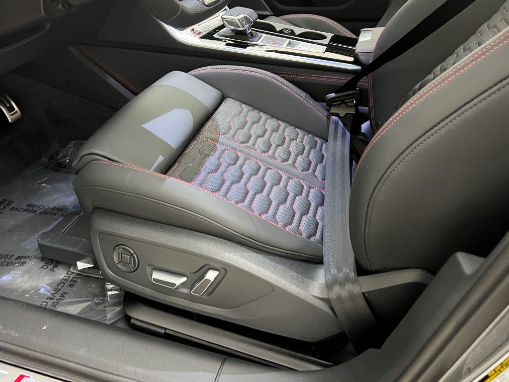 Thumbnail: 2026 Audi RS 6 - 20