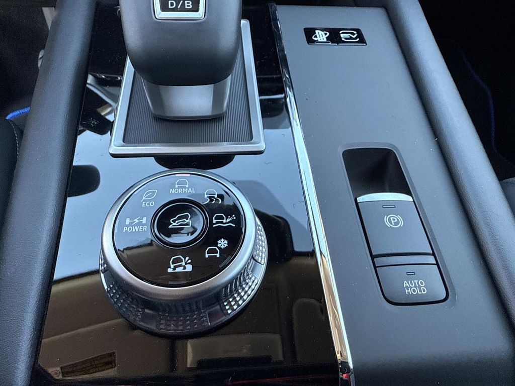 2025 Mitsubishi Outlander Plug-in Hybrid SE - Photo 32