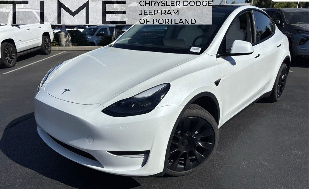 2025 Tesla Model Y SUV / Crossover All-Wheel Drive Automatic