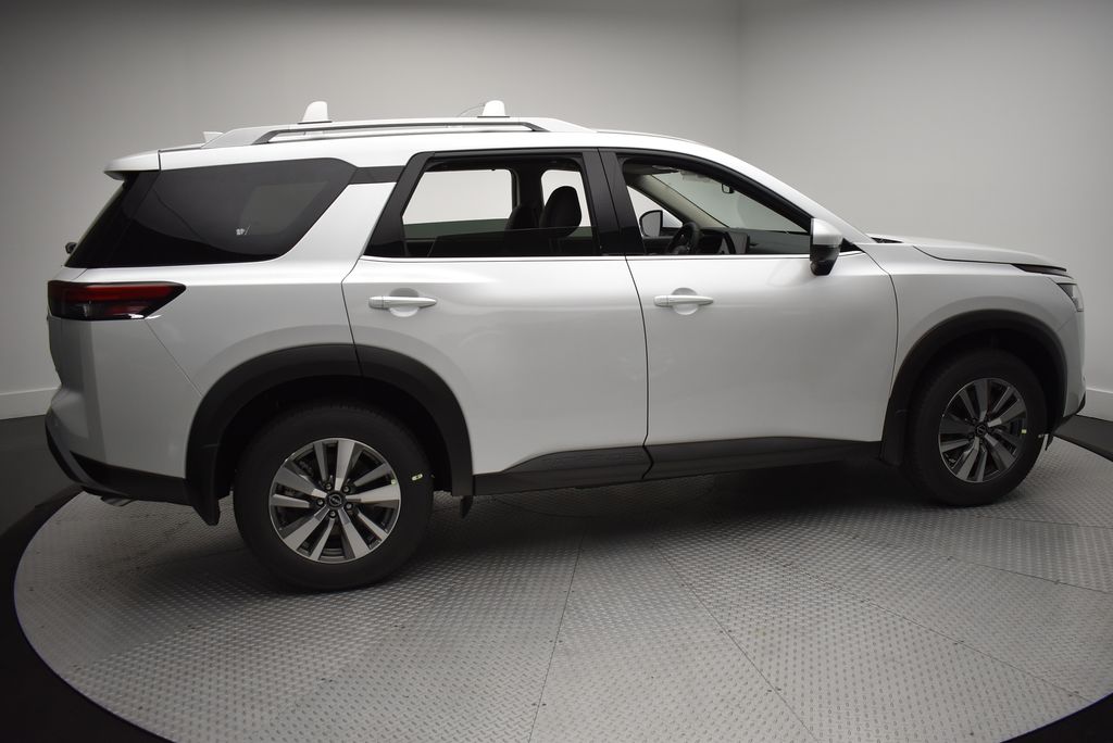 Thumbnail: 2025 Nissan Pathfinder - 4
