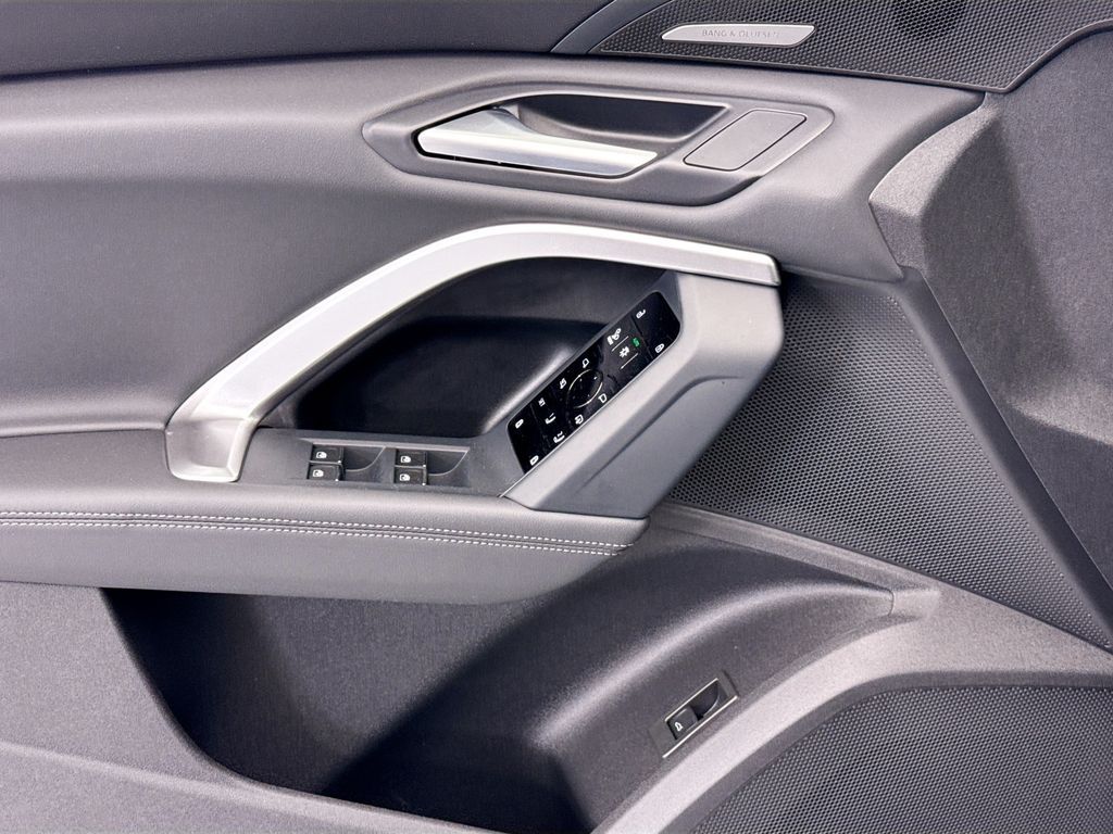 Thumbnail: 2026 Audi Q5 - 22