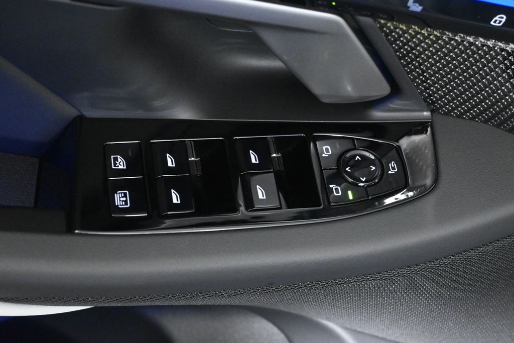 Thumbnail: 2026 BMW M5 - 30