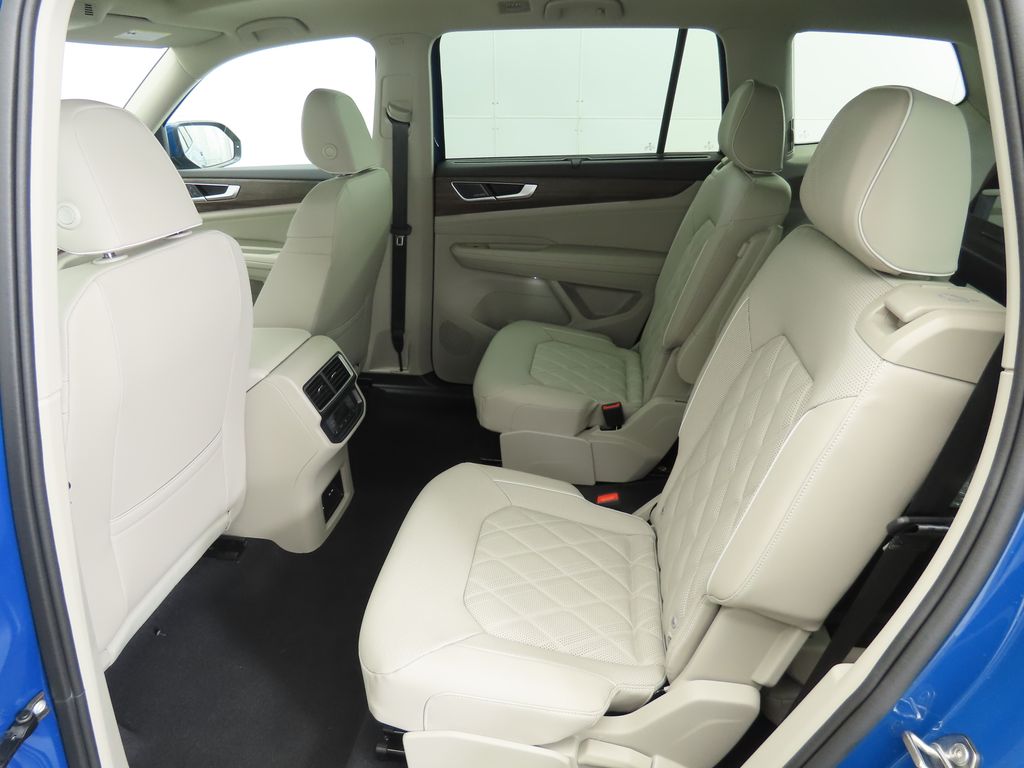 2025 Volkswagen Atlas SEL 23