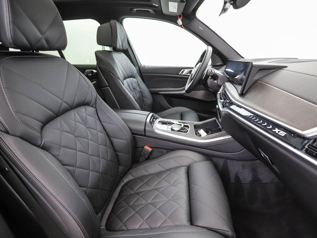 Thumbnail: 2025 BMW X5 - 31