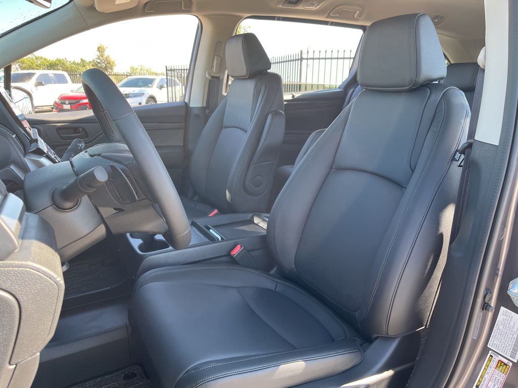 Thumbnail: 2026 Honda Odyssey - 13