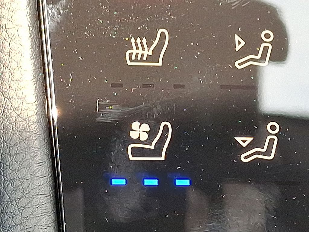 Thumbnail: 2025 Porsche Macan - 24