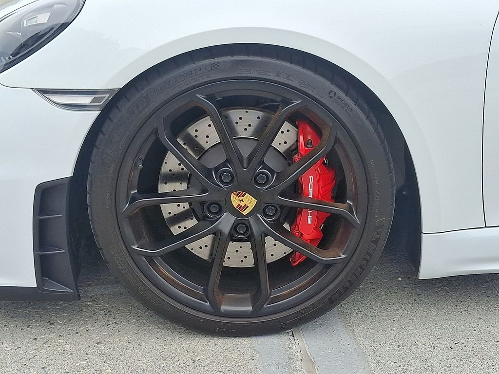 Thumbnail: 2020 Porsche  - 10