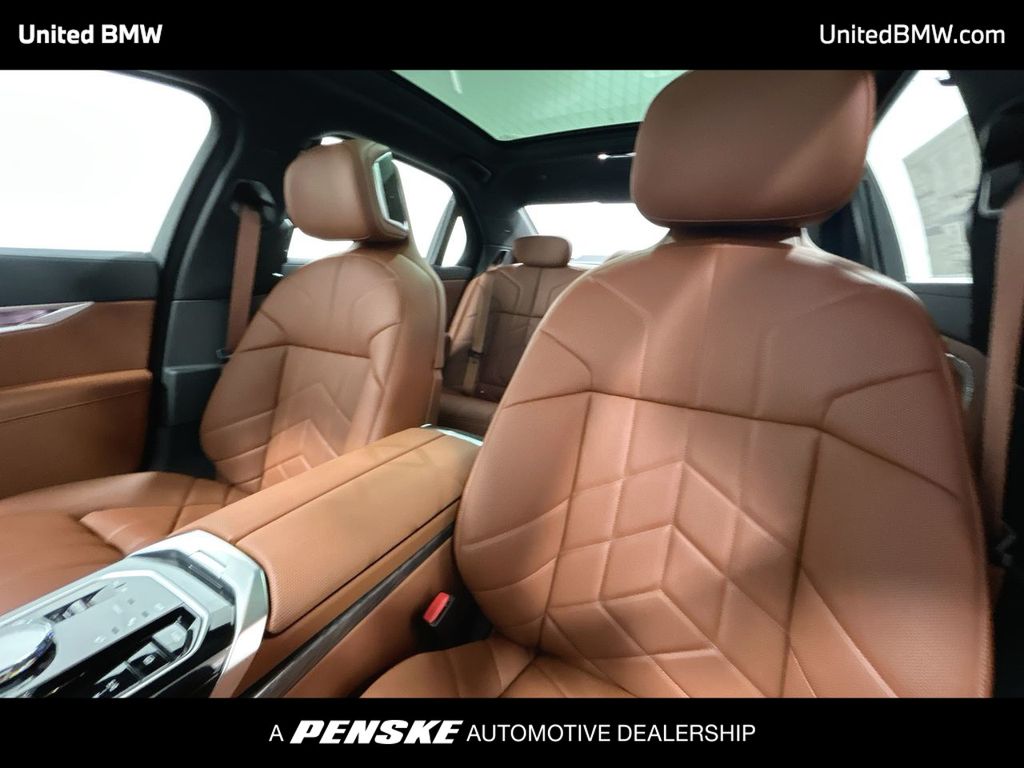 Thumbnail: 2026 BMW 7 Series - 13