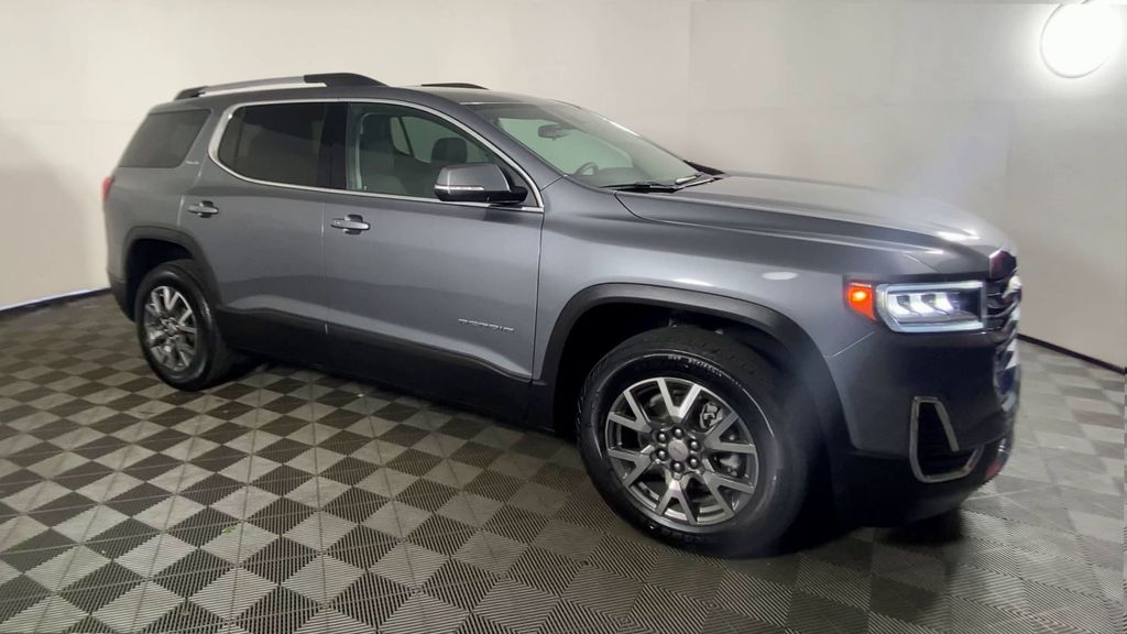 2022 GMC Acadia SLE 2