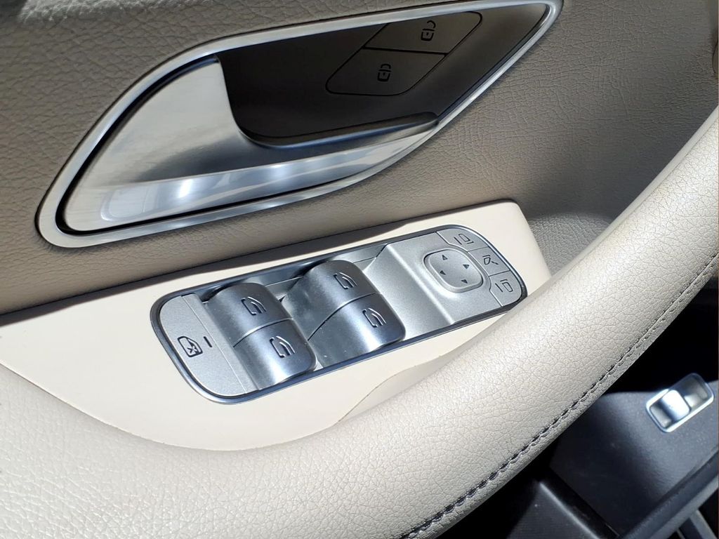 Mercedes-BenzGLS21