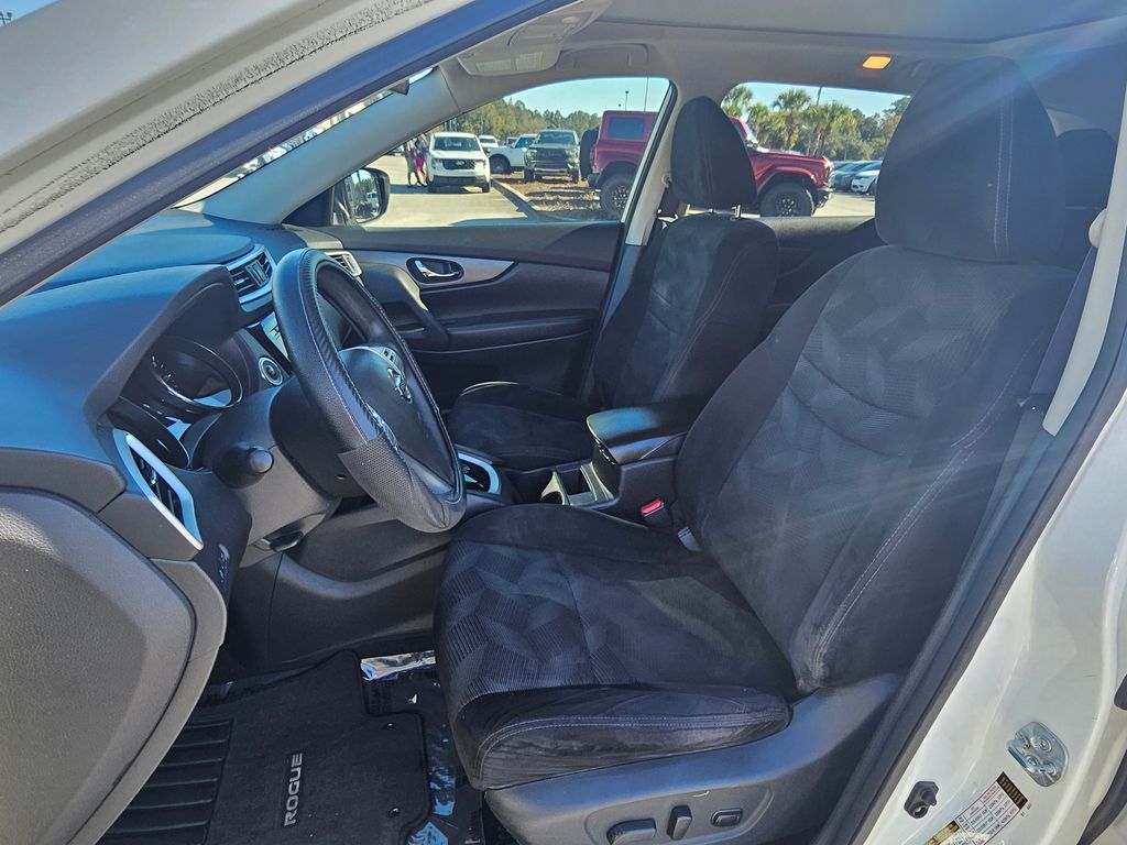 2016 Nissan Rogue SV White at Emmons Autoplex