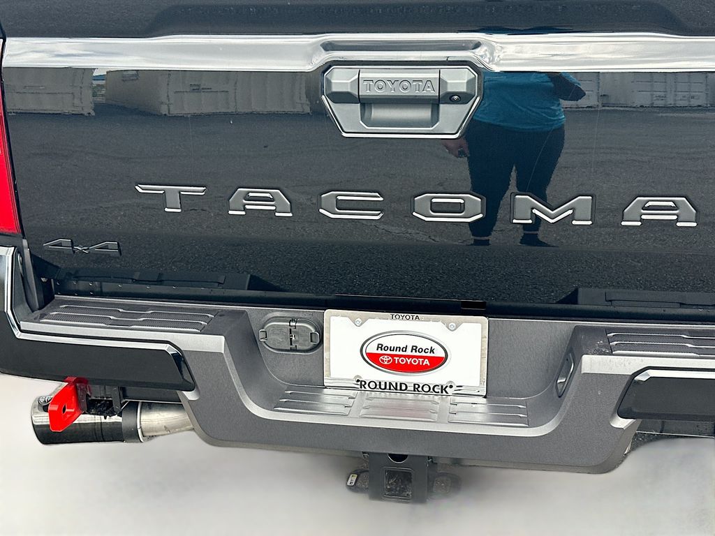 2025 Toyota Tacoma TRD Off-Road 21