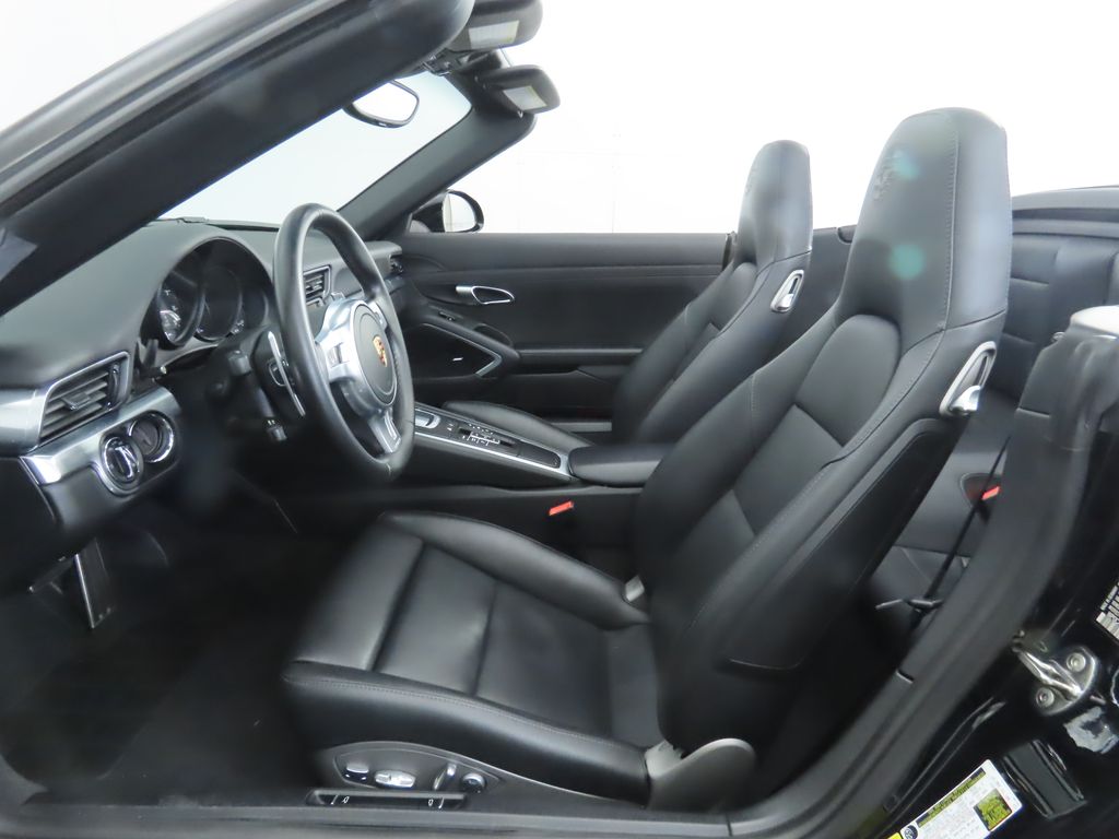 Thumbnail: 2016 Porsche 911 - 27