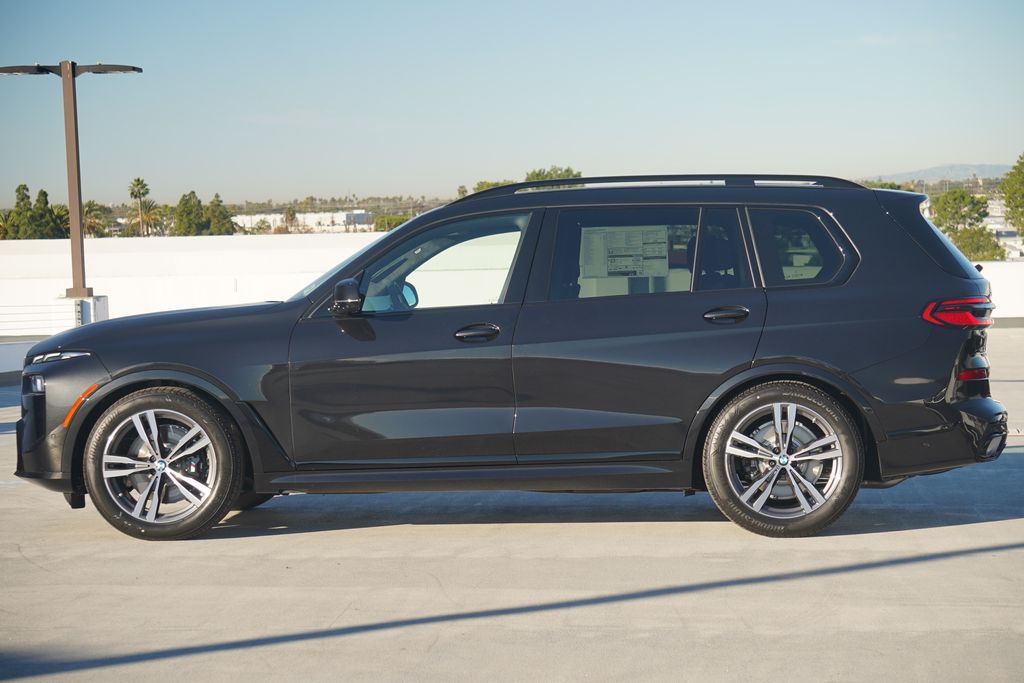 Thumbnail: 2026 BMW X7 - 4