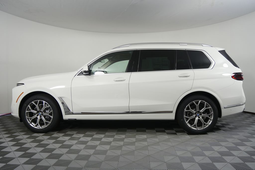 Thumbnail: 2026 BMW X7 - 6