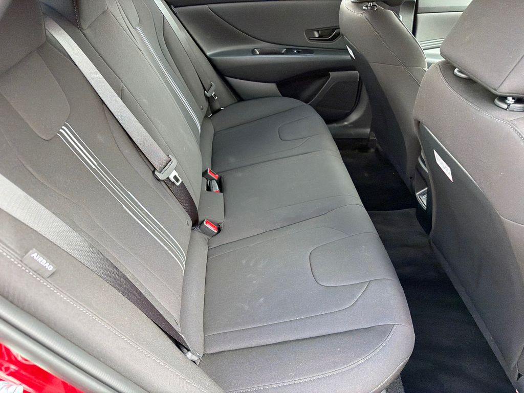 Used 2025 Red Hyundai SEL Sport image 15