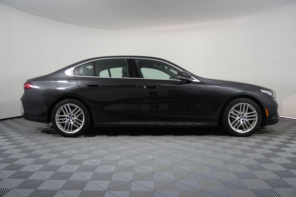 2024 BMW 5 Series 530i 2